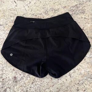 Lululemon Speed Up high rise shorts. Black. Size 4